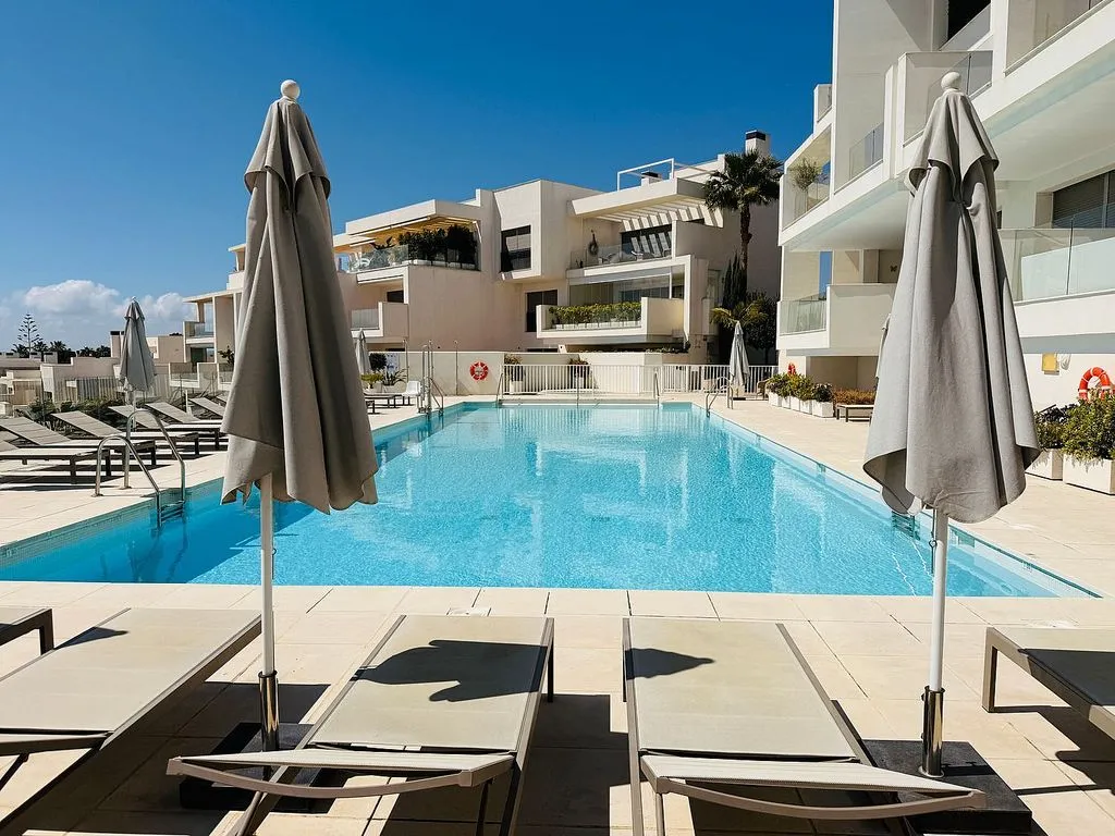 Bassein - Contemporary Flat with Sea View in Estepona