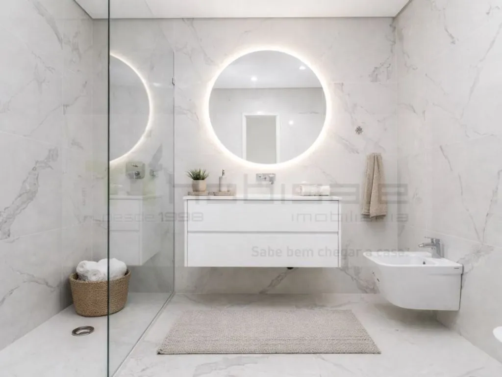 Salles de bain - Luxury T2 Apartment with Two Fronts in Loures
