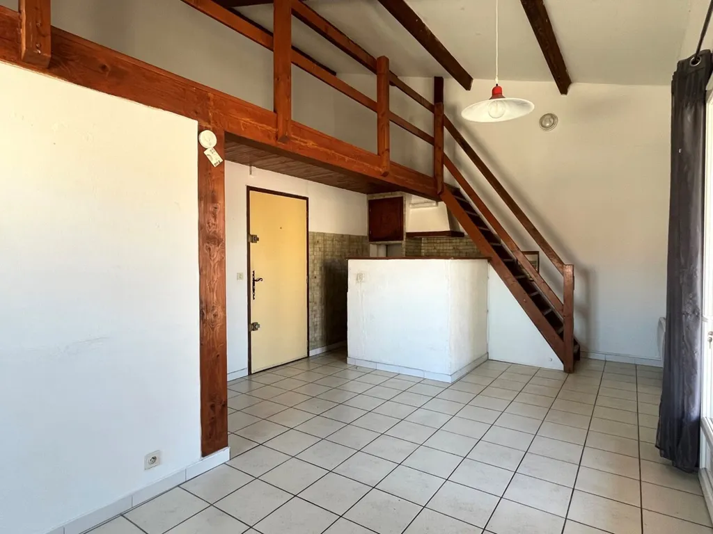 Rooms - Studio with Private Parking in Istres