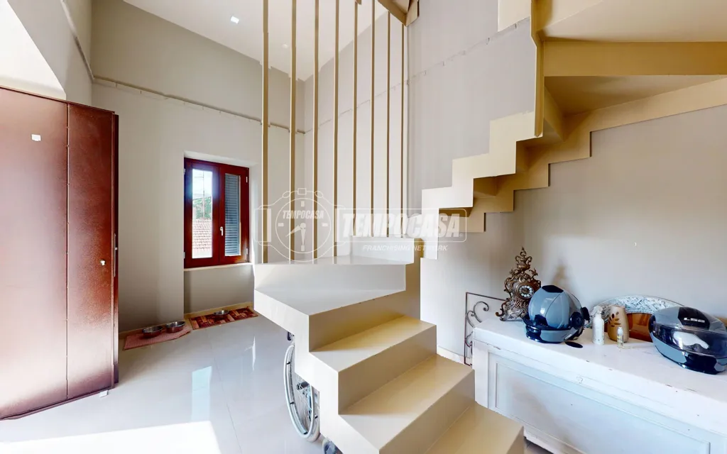 Toad - Duplex with Private Parking in Aversa