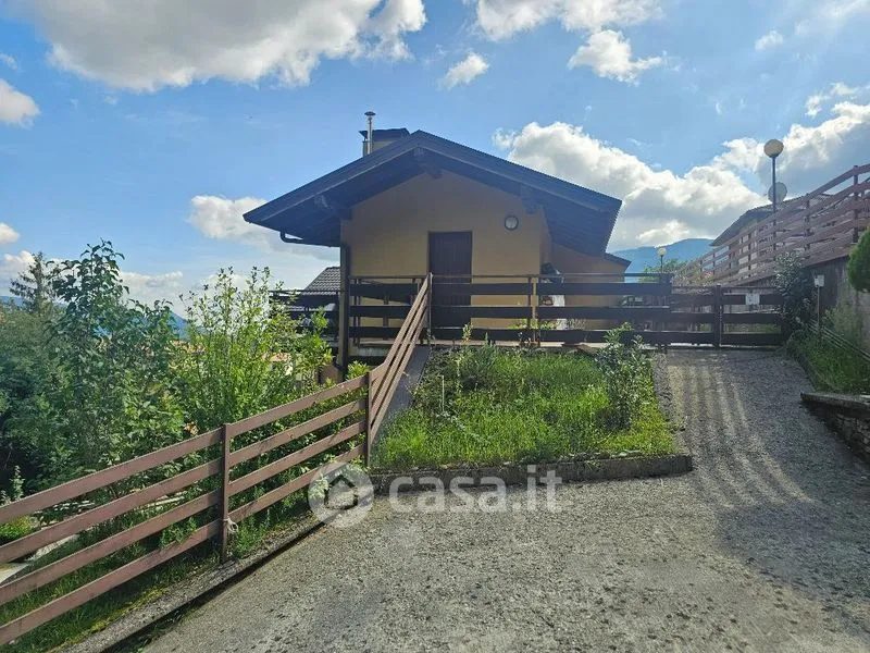 Välivaade - Partially Mansarded Trilocale with Terrace in Rota d'Imagna