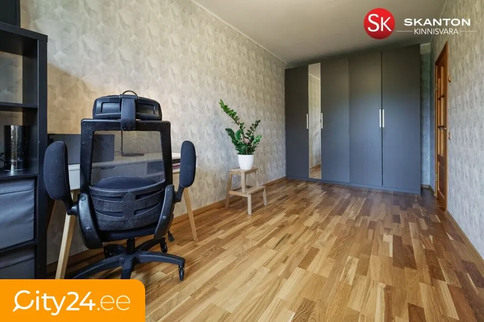 Kabinet - Renovated Apartment with Balcony in Lehtmetsa