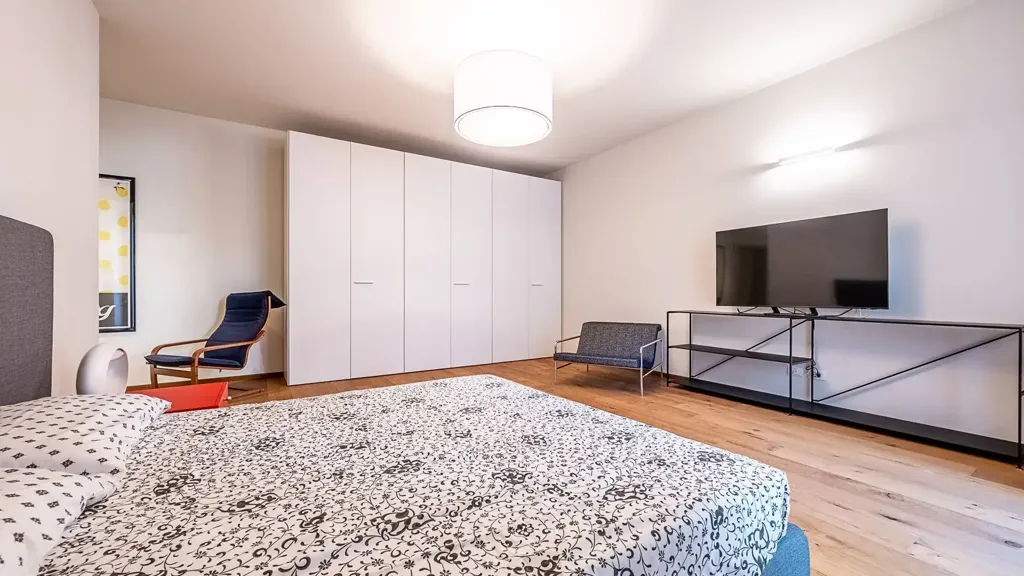Chambres - Restored Apartment with Triple Exposure in Turin