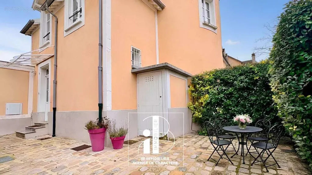 Jardin - Appartement Duplex avec Cour Privative à Fontainebleau