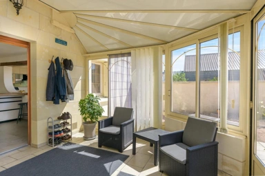 Terrasse - Maison de 9 Pièces avec Jardin et Piscine à Bourgueil
