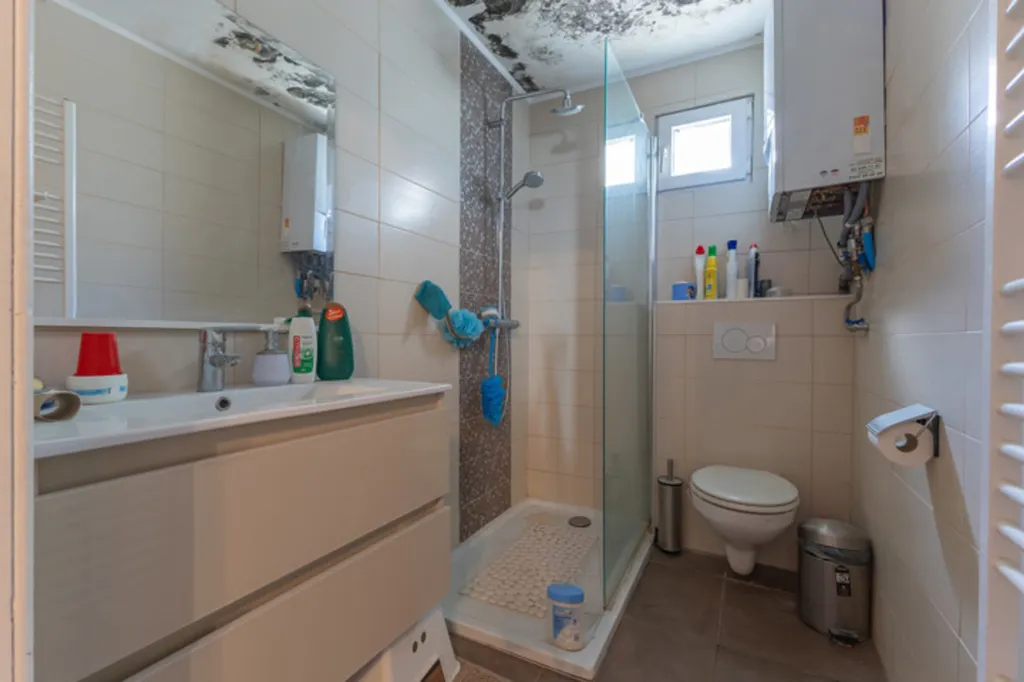 Vannitoad - Five-Bedroom House with Terrace in Central Location
