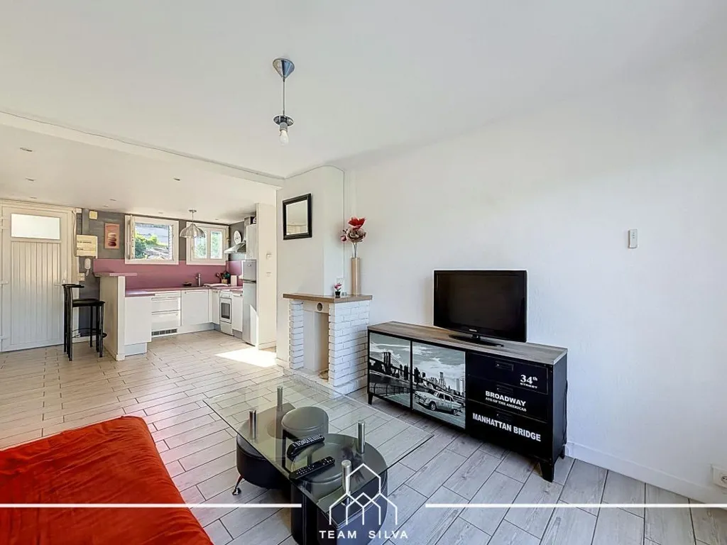 Soggiorno - T3 Flat with Balcony and View in Sainte Colombe