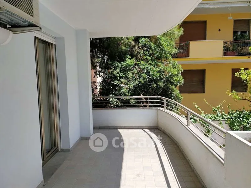 Rõdu - Modern Flat with Balcony in Pescara Centre