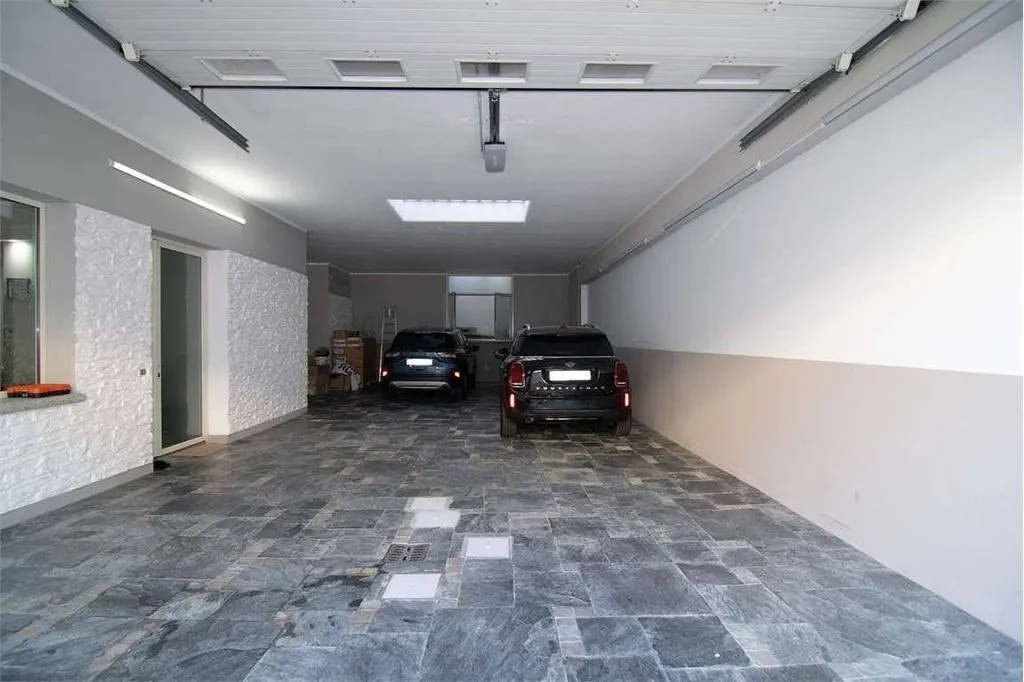 Garage - Luxury Villa with Private Garden in Boltiere