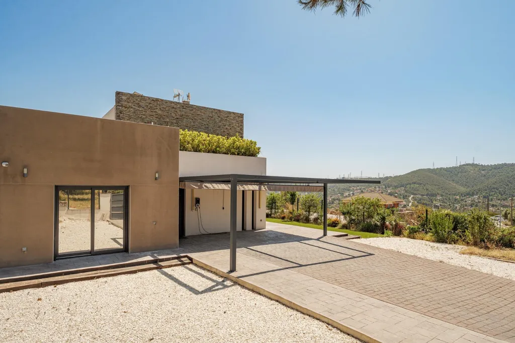 Välivaade - Luxury Villa with Spa in Olesa de Bonesvalls