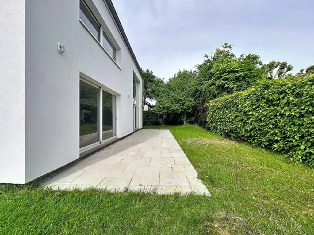 Garden - Architectural Villa with Garden in Tervuren