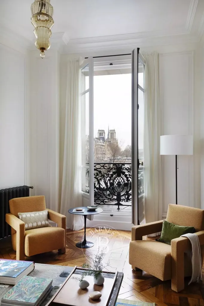 Séjour - Co-Propriété à Paris 6ème avec Vue sur la Seine et Balcon
