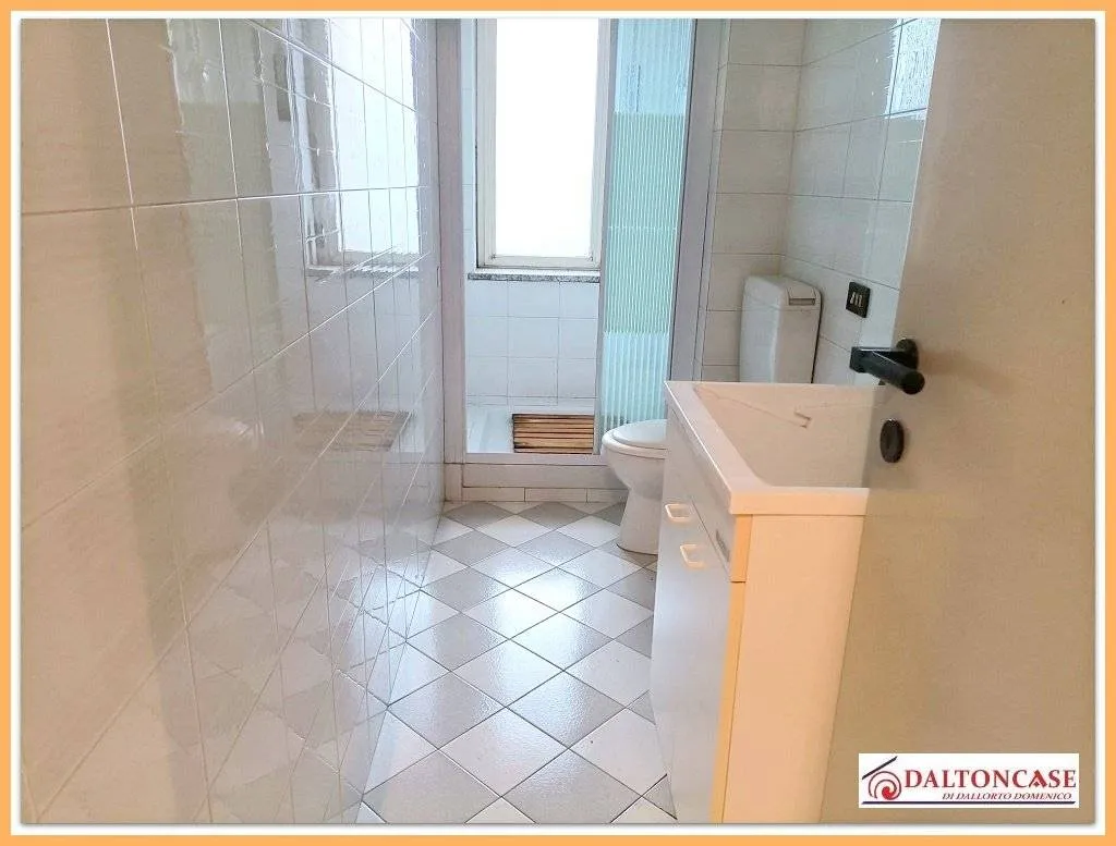 Salles de bain - Apartment with Balcony Veranda in Fossano