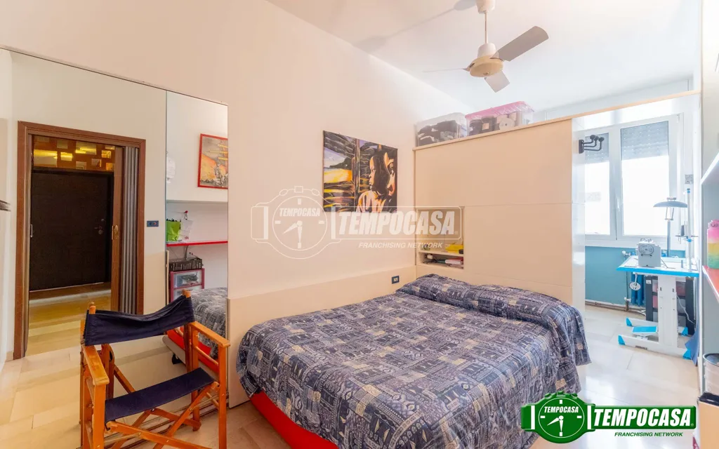 Chambres - Brightly Laid-Out Flat with Balcony in Milan