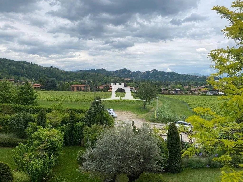 Aed - Luxury Villa with Pool in Parco dei Colli, Bergamo