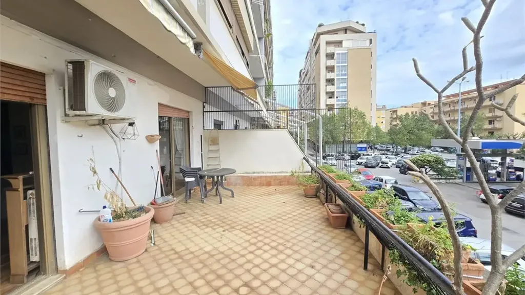 Balcon - Spacious Apartment with Terrace in Palermo