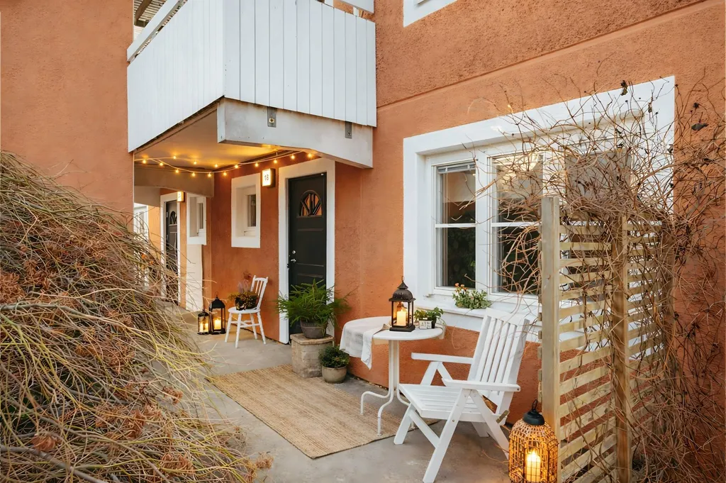 Rõdu - Corner Flat with Balcony in Lillsjö, Stockholm