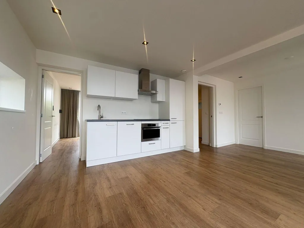 Köök - 3-Bedroom Apartment with Balconies in Amstelveen