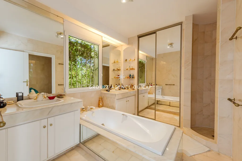Vannitoad - Villa with Golf View near Commercial Centre