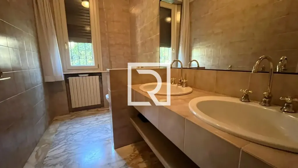 Bagni - Semi-detached House with Private Garden in Ravenna