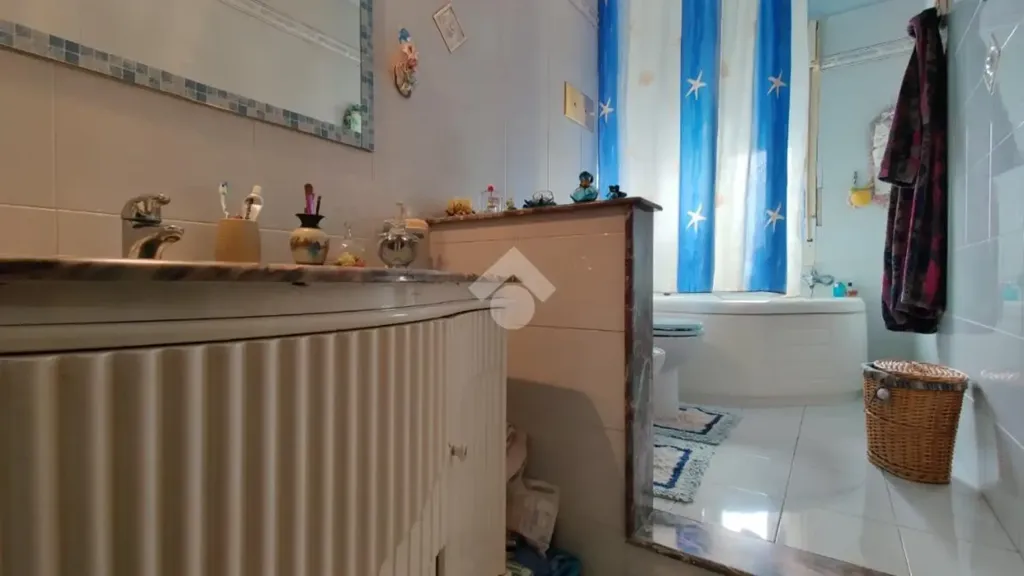 Salles de bain - Third Floor Flat with Balcony in Villagrazia