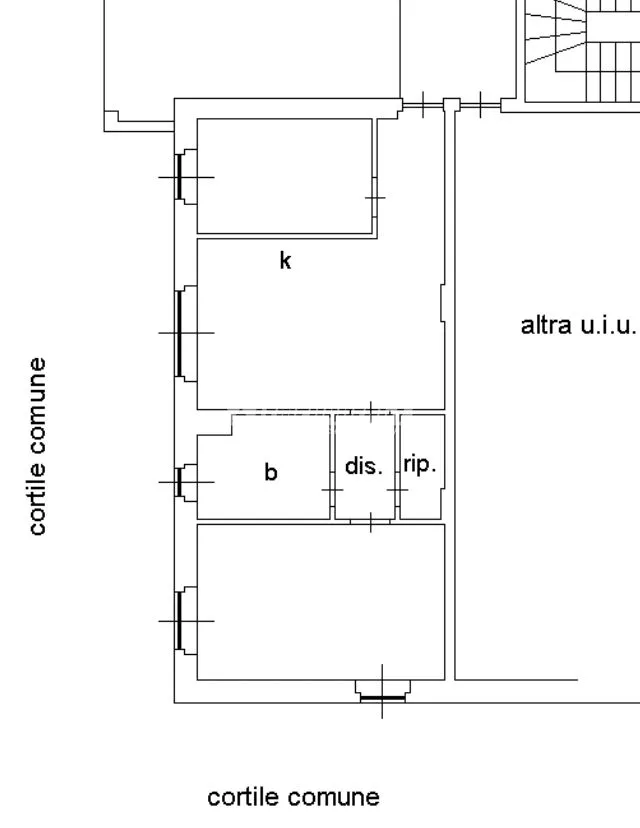 Plaan - Ground Floor Flat with Double Aspect in Pieve Emanuele Centre