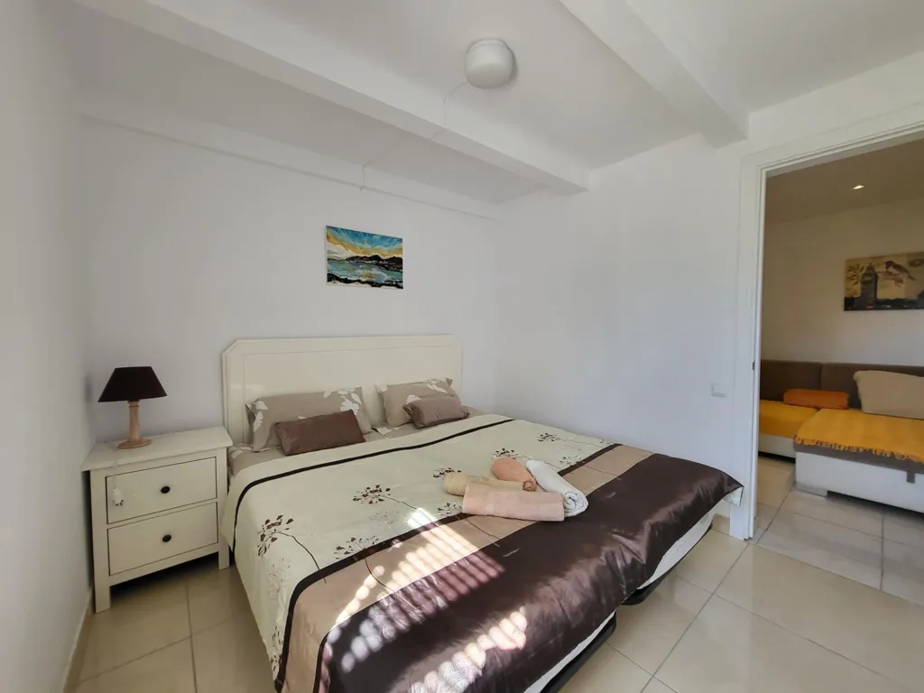 Magamistoad - Detached Villa with Private Garden in Arona