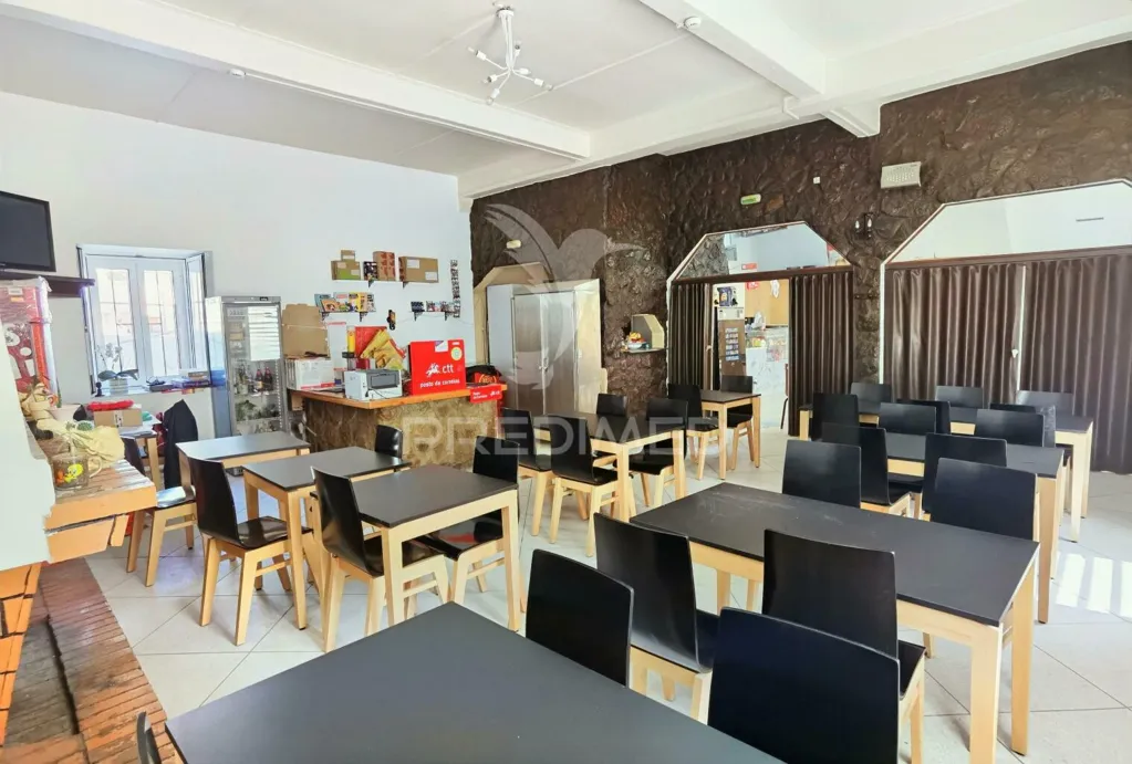 Söögituba - Restaurant with Terrace in Santarém