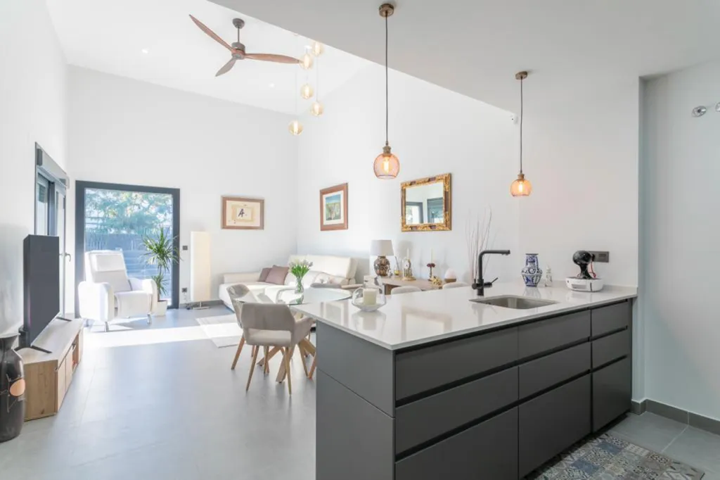 Cuisine - Villa Neuf avec Piscine à Alicante