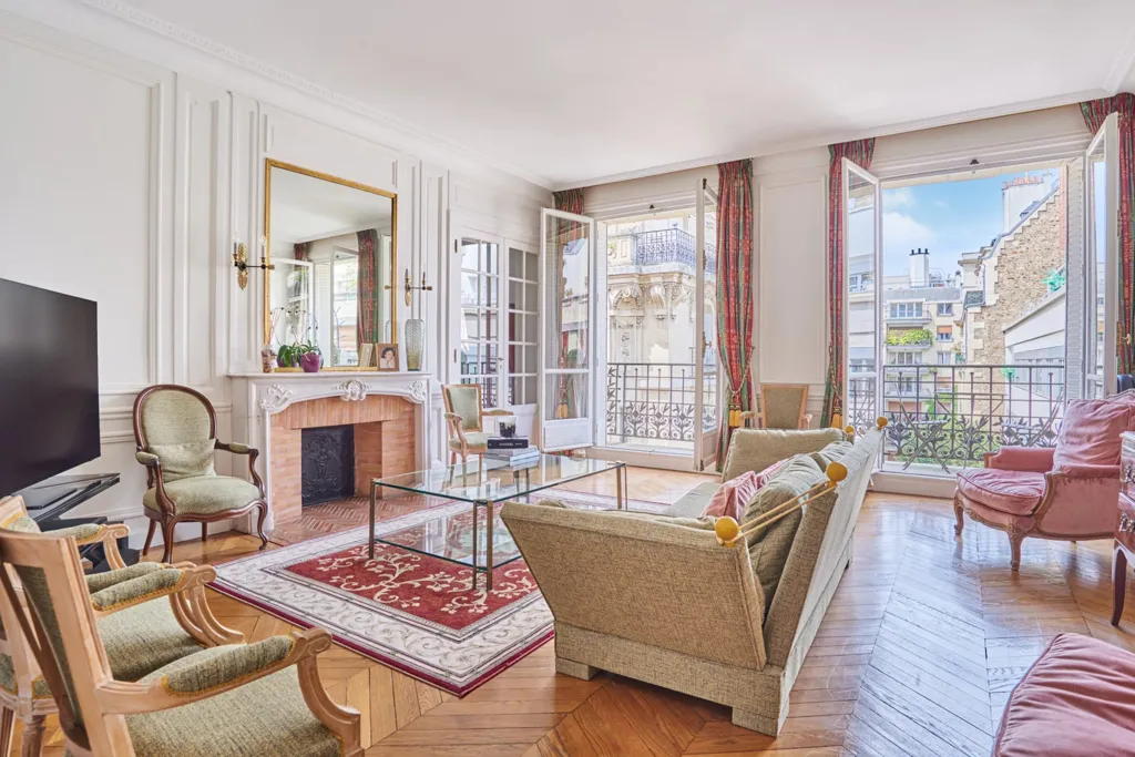 Séjour - Appartement Familial avec Balcons au 16e Arrondissement de Paris