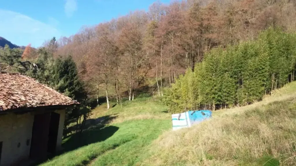 Aed - Rustic Property with Water Source in Vestone