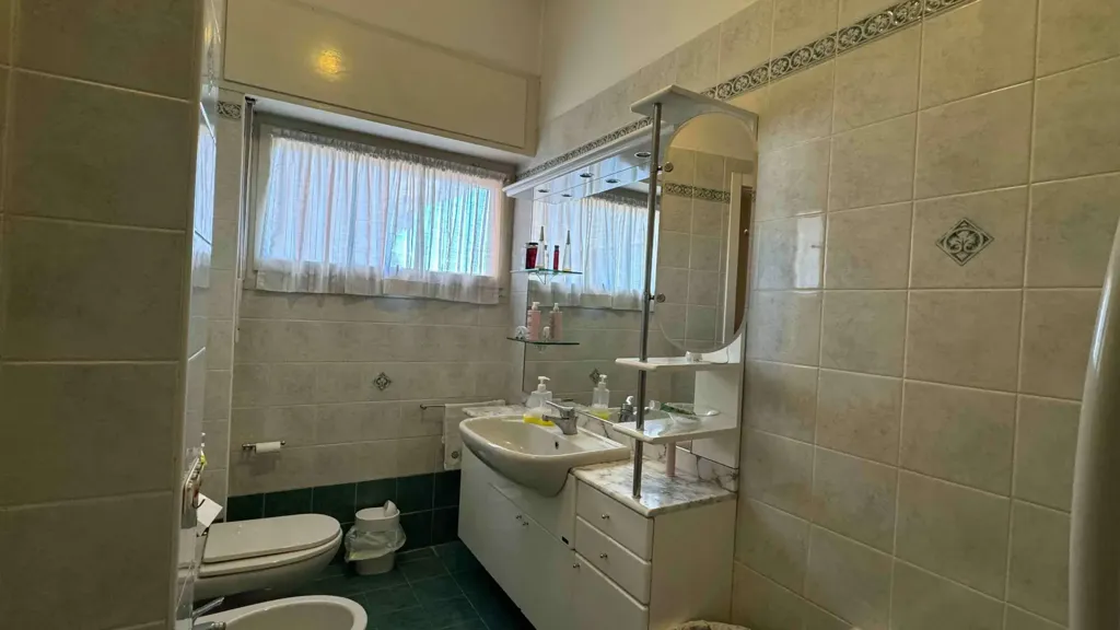 Salles de bain - Apartment with Panoramic View in Appiano Gentile