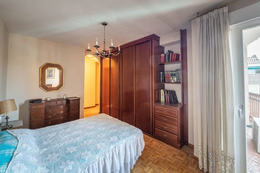 Magamistoad - Luxury Flat with Balcony in Gran Capitán, Granada