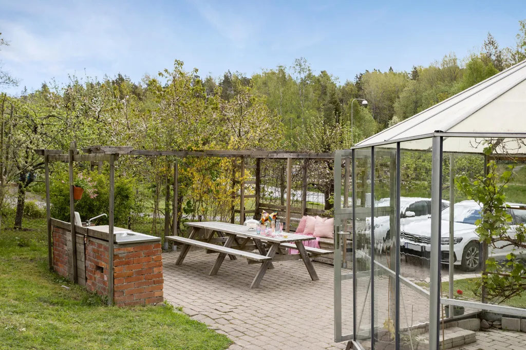 Jardin - Renovated Cottage with Garden in Vidja