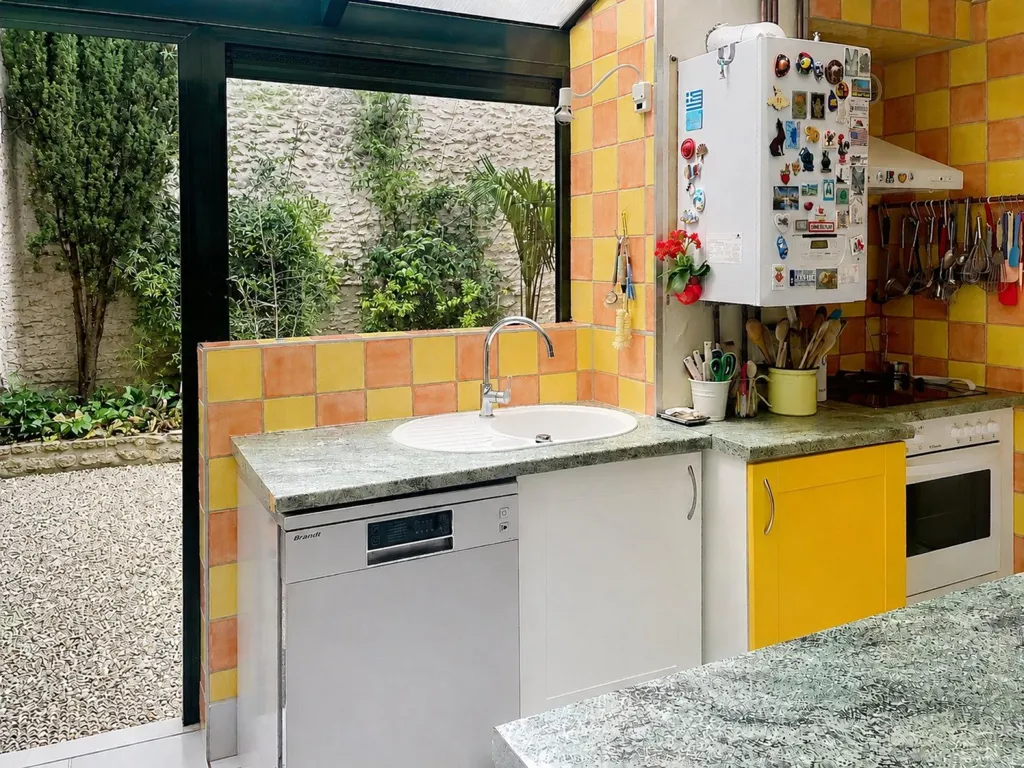 Cucina - Charming Townhouse with Courtyard in Cognac