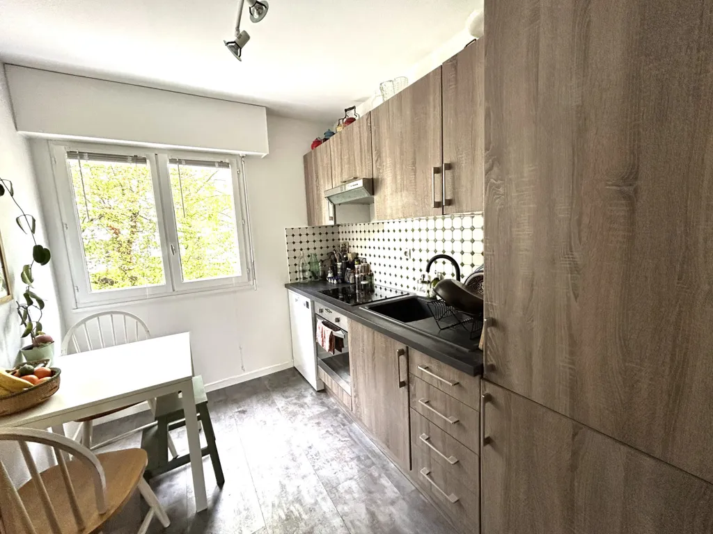 Cuisine - Appartement 2 Chambres avec Balcon à Rennes