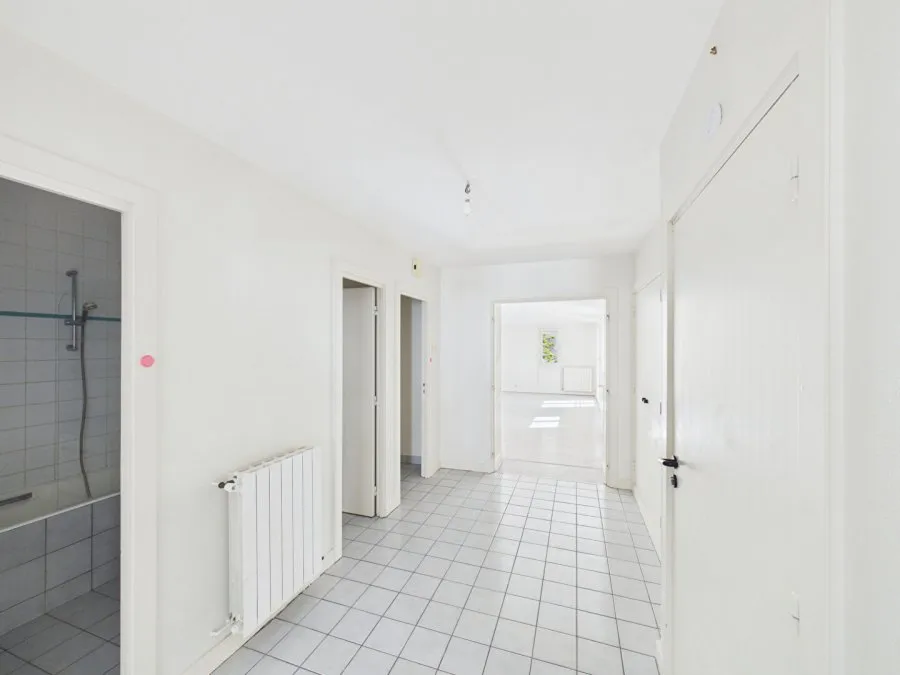 Entrée - Appartement 3 Pièces avec Parking à Nancy