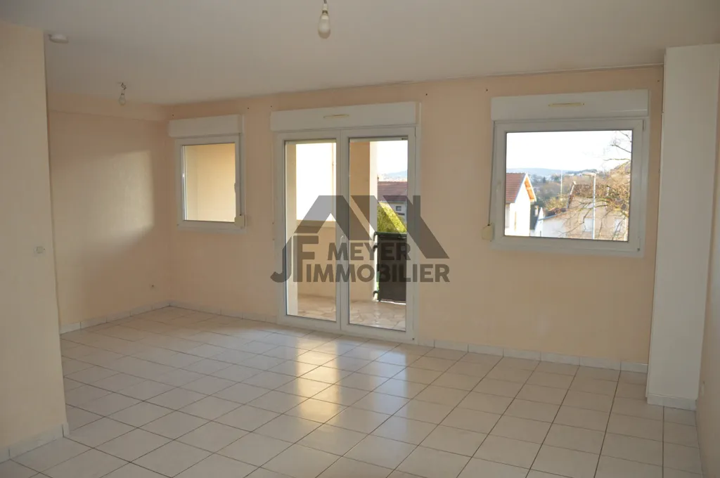 Toad - 3-Bed Flat with South-Facing Balcony in Pompey