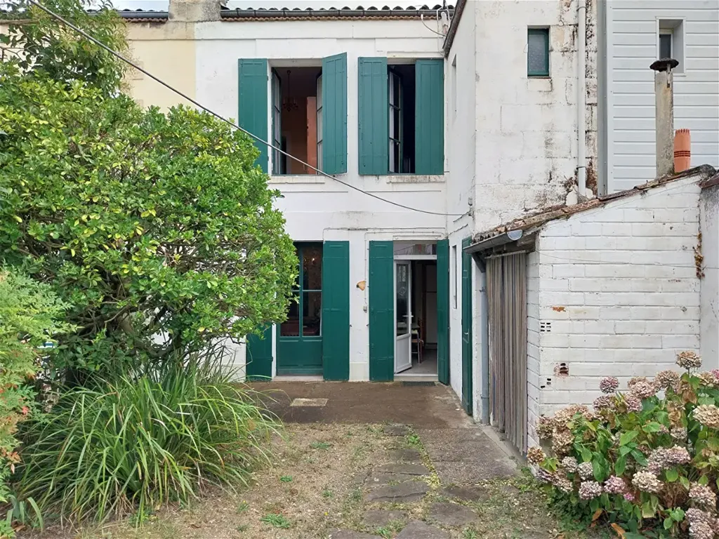 Välivaade - Bastide-Style Maison with Garden in Bordeaux