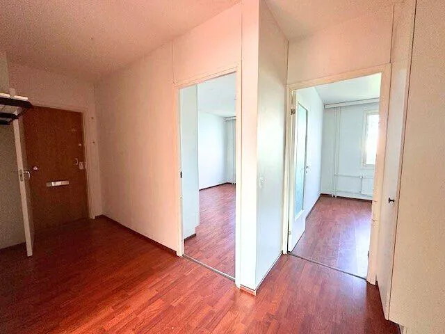Pièces - Spacious Triplex with Balcony in Hervanta, Tampere