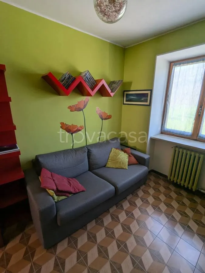 Elutuba - South-Facing Apartment with Garage in Dronero