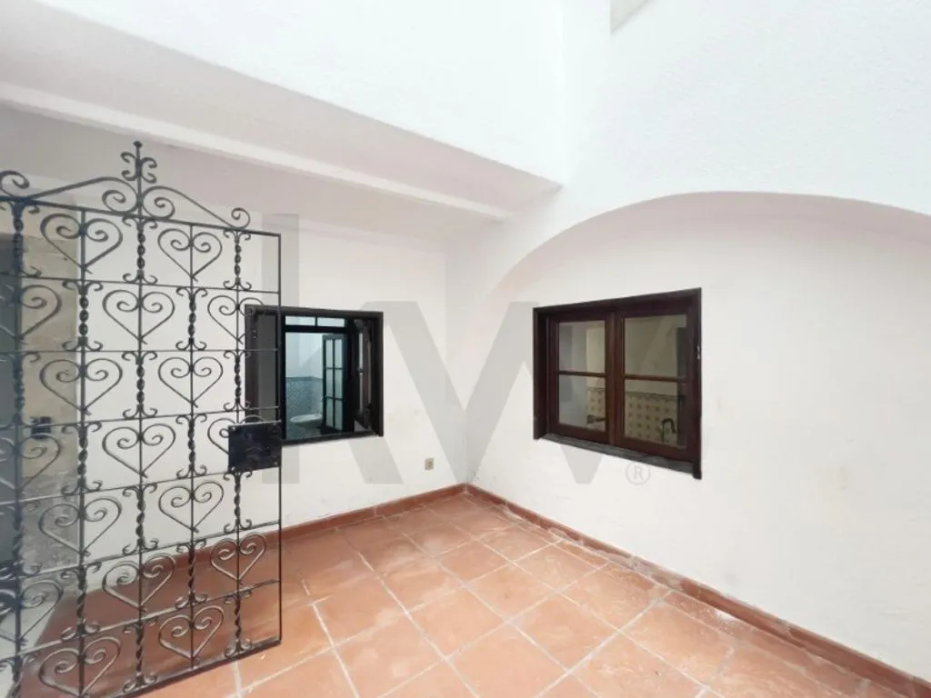 Jardin - 7-Bedroom House in Santarém's Historic Centre
