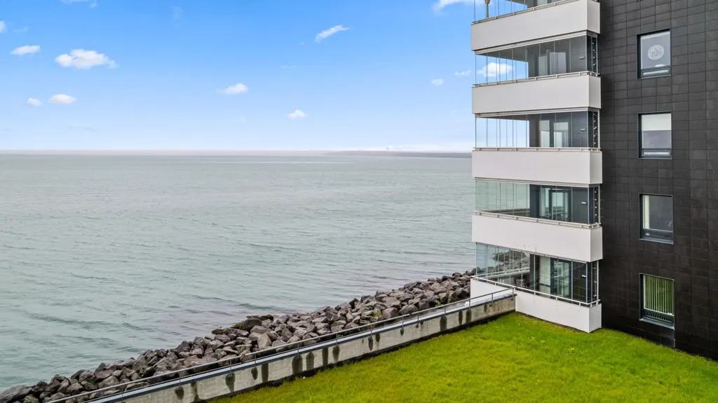 Välivaade - Apartment with Private Parking in Reykjavik