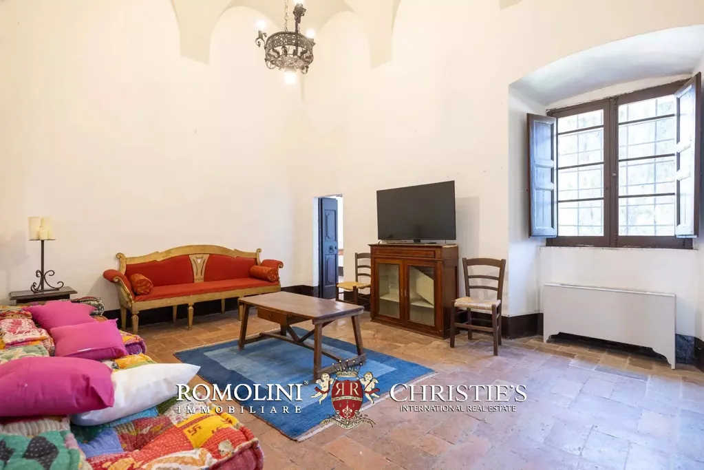 Elutuba - Historic Estate with Castle in Umbria