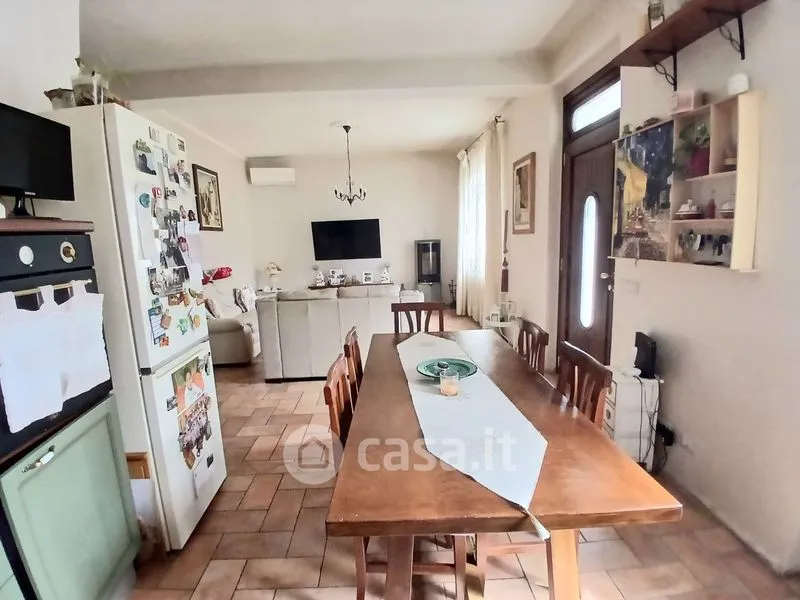 Salle à manger - Semi-detached House with Garden in Broni