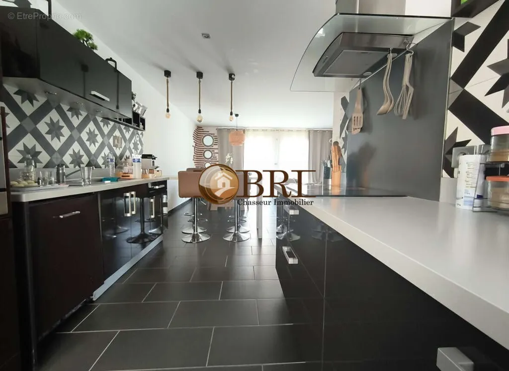 Köök - Recent Villa with Garden in Bourgoin-Jallieu