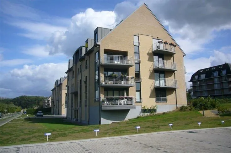 Extérieur - Appartement Tendance avec Terrasse S/O au Centre de Waterloo