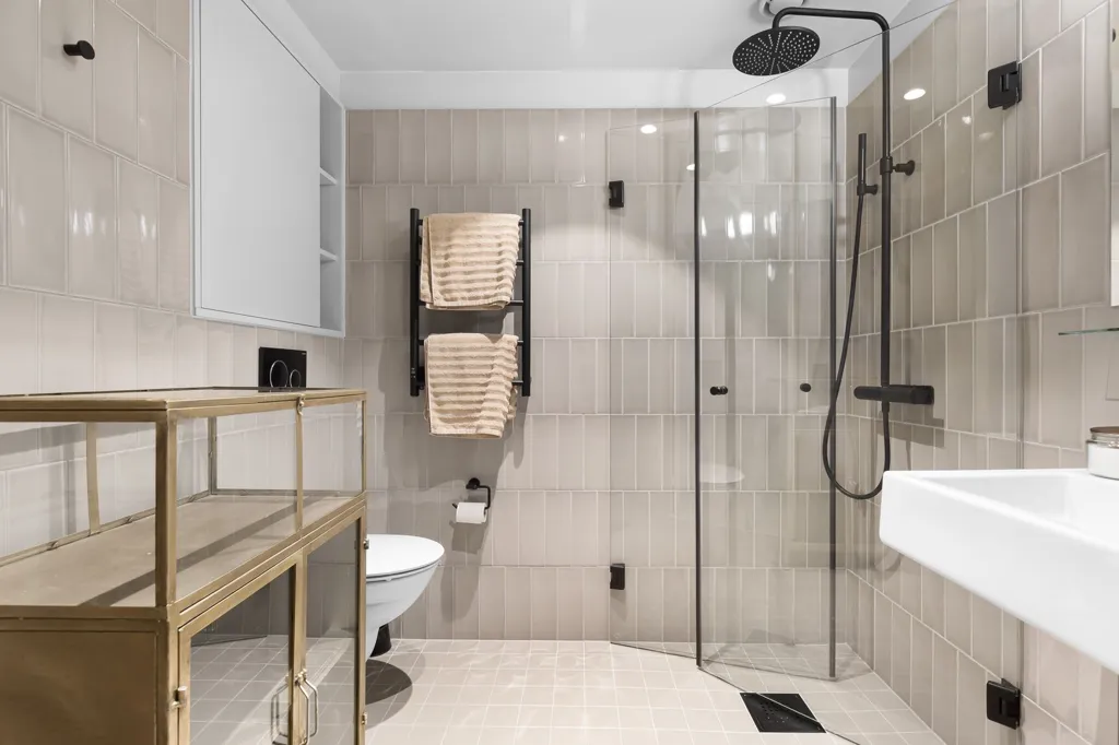 Salles de bain - Modern Apartment with Balcony in Uppsala