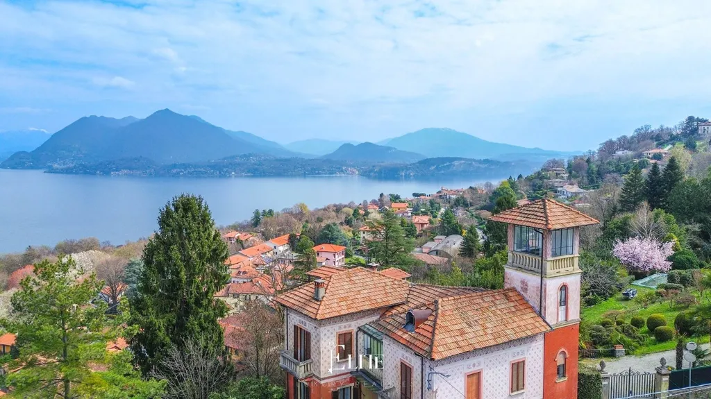 Välivaade - Historic Villa with Lake Views, Stresa