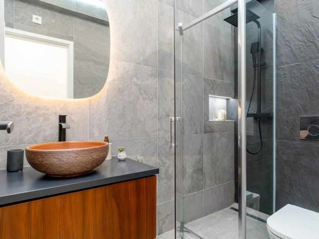 Vannitoad - Luxury Flat with East-West View in Setúbal